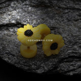 A Pair of Cutesy Daisy Flower Acrylic Fake Plug-Yellow