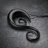 A Pair of Chrysalis Swirl Organic Horn Ear Gauge Taper Hanger-Black